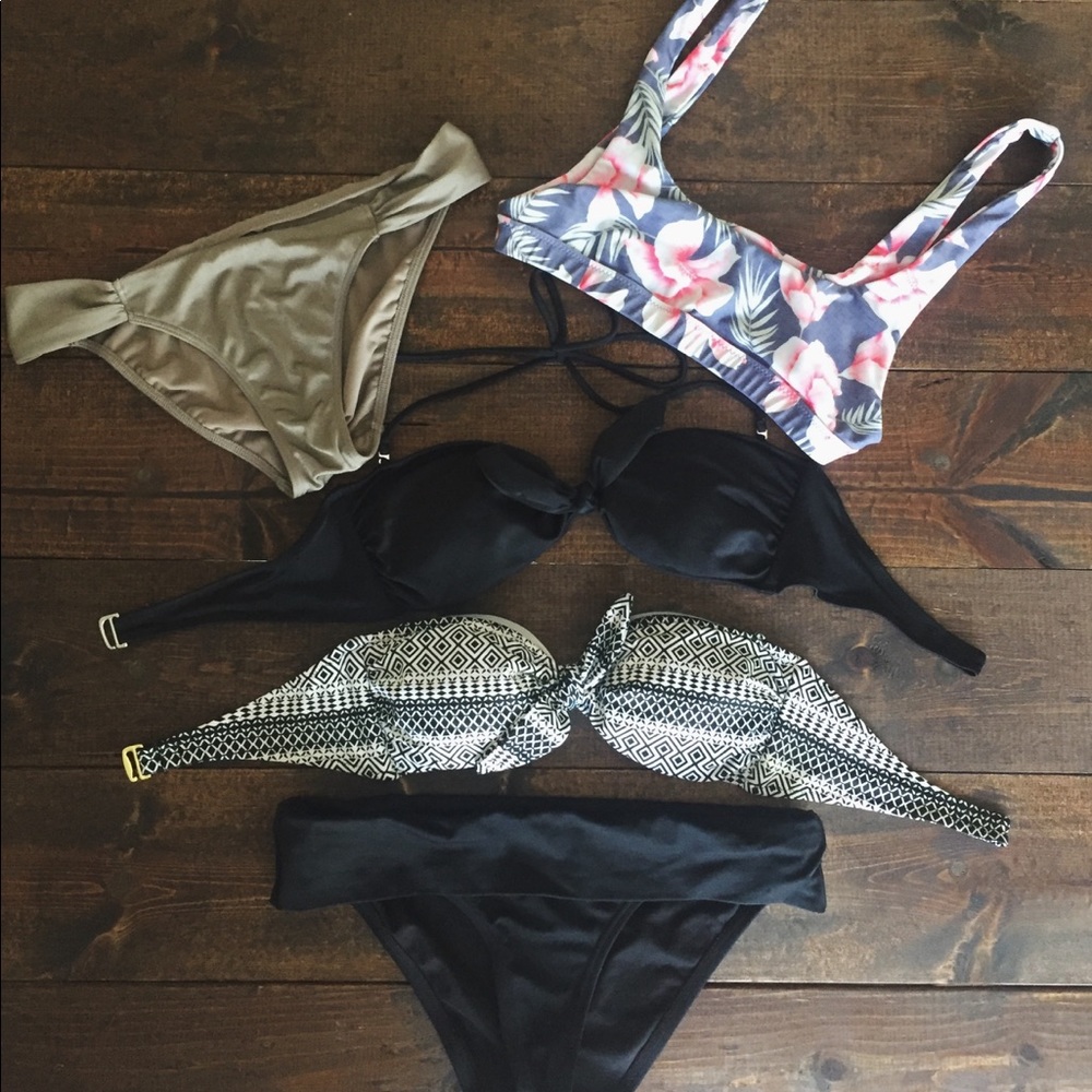 Lot of bikini pieces sizes S and M (description)